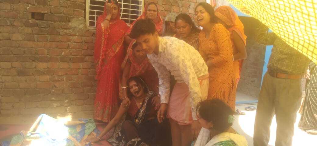 रात में भतीजी की उठी डोली, तो दिन में उठी चाचा की अर्थी