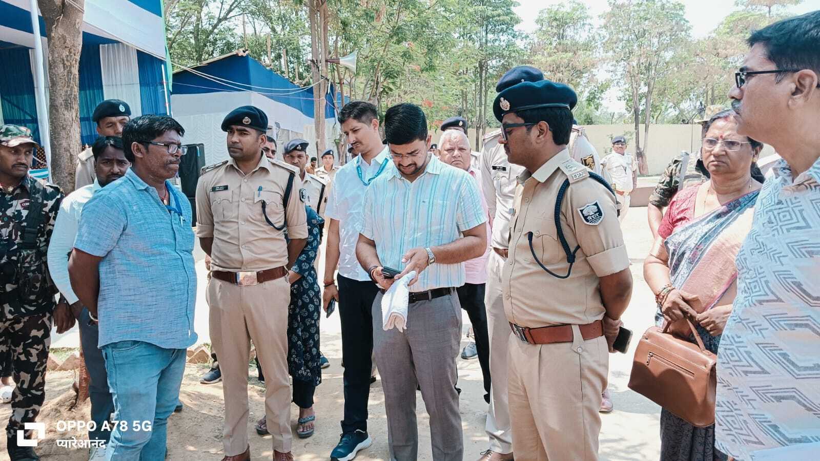 होमगार्ड भर्ती प्रक्रिया का डीएम ने लिया जायजा, समय पालन का दिया निर्देश