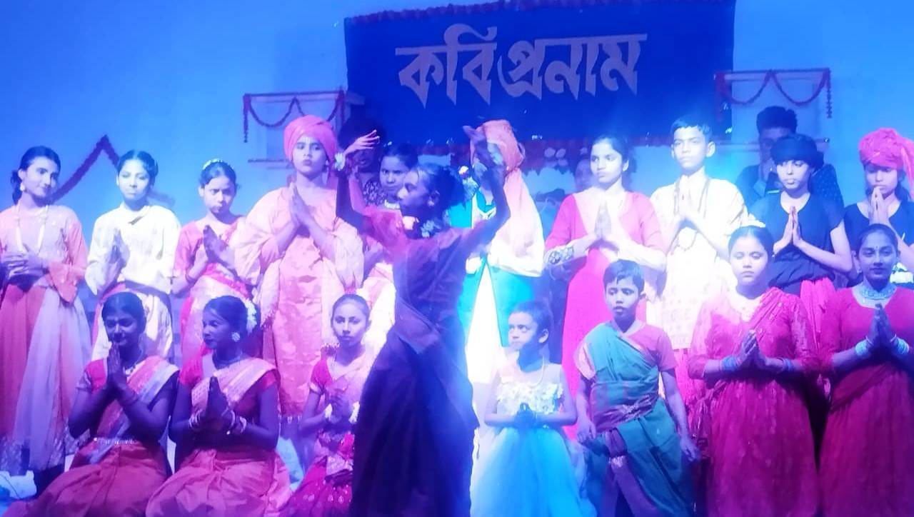 रवींद्रनाथ टैगोर की 164वीं जयंती पर सांस्कृतिक कार्यक्रम आयोजित