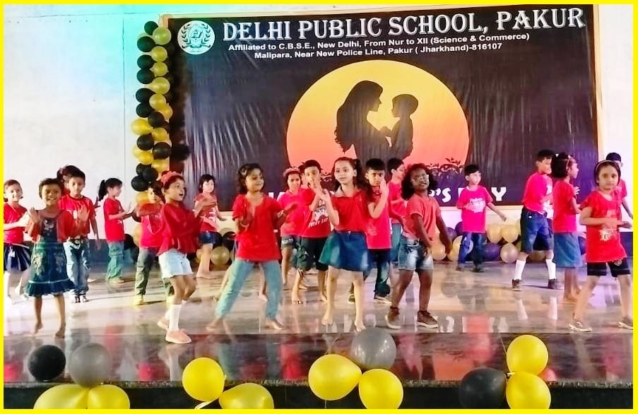 मातृ दिवस पर दिल्ली पब्लिक स्कूल के बच्चों ने दी मनमोहक प्रस्तुतियां