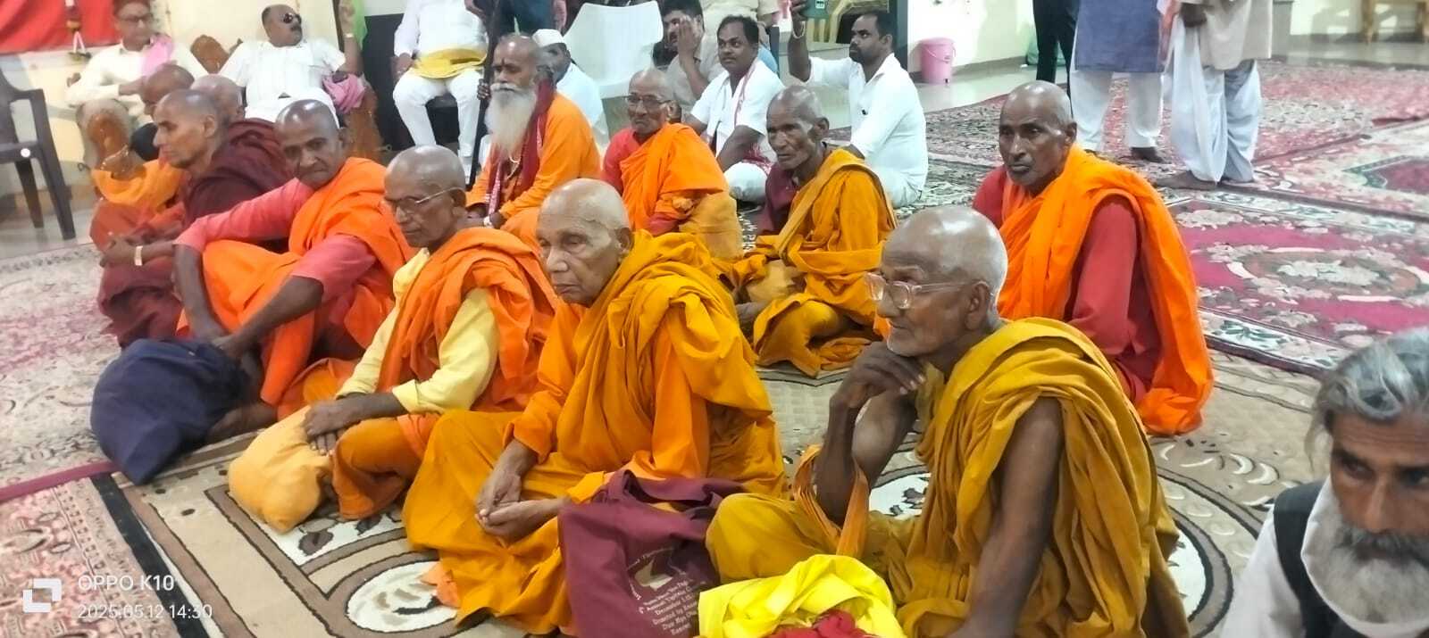पायलट बाबा धाम में बुद्ध पूर्णिमा पर हुआ पूजा का आयोजन