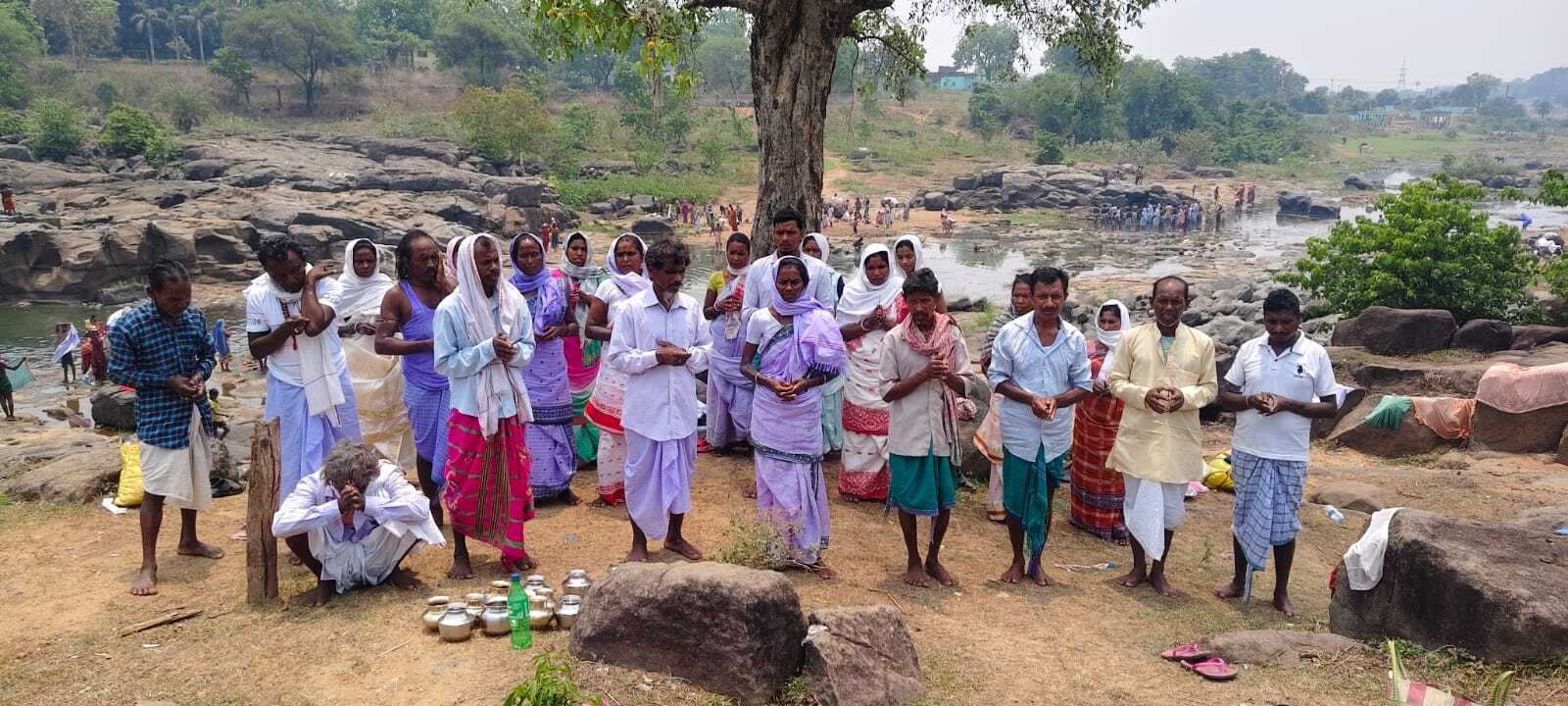 सफा होड़ समुदाय के श्रद्धालुओं ने लगायी आस्था की डुबकी