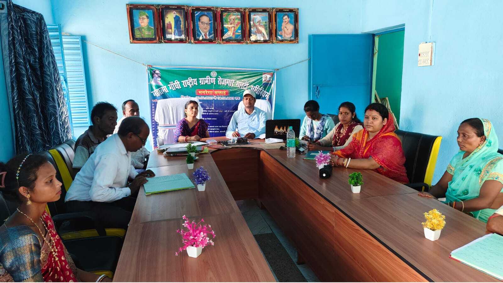 प्रखंड के 18 पंचायत भवनों में रोजगार दिवस कार्यक्रम