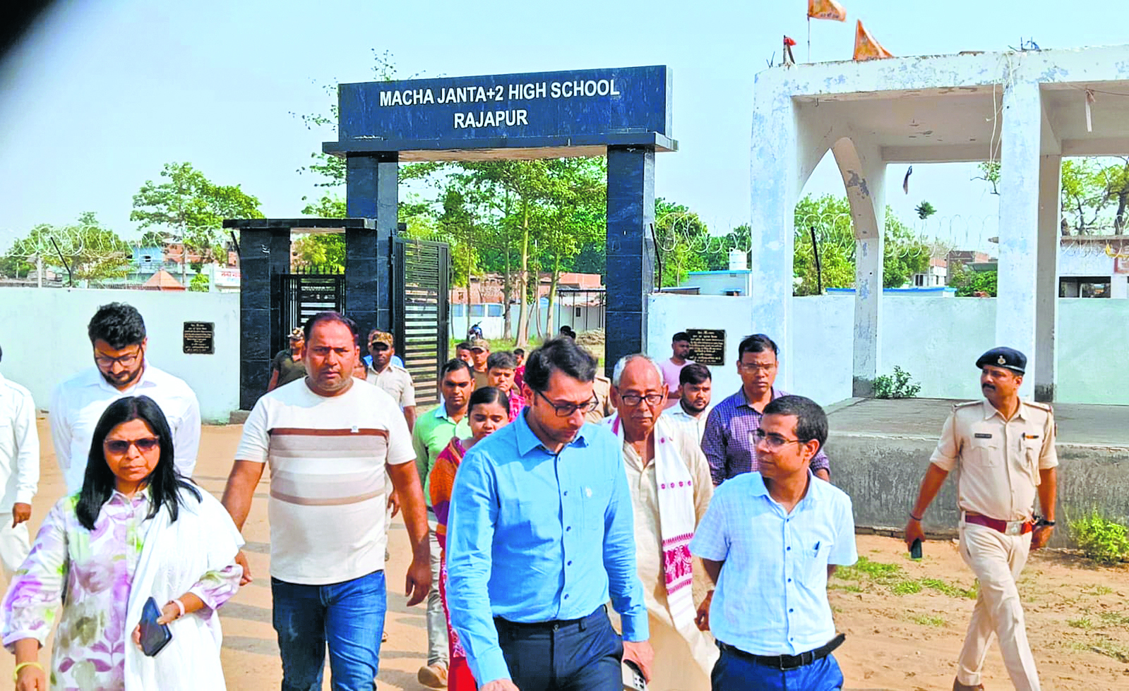 जिलाधिकारी ने किया योजनाओं का निरीक्षण