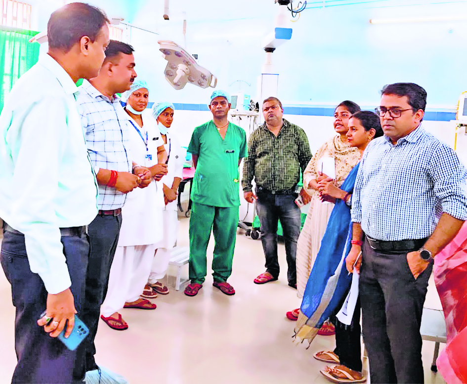 लक्ष्य सर्टिफिकेशन के लिए राज्य स्तरीय टीम ने की ओटी व प्रसव केंद्र की जांच