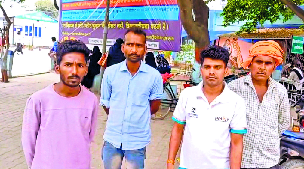 Gopalganj News : दरवाजे के पास झूल रहे बिजली के तार की चपेट में आने से महिला की मौत