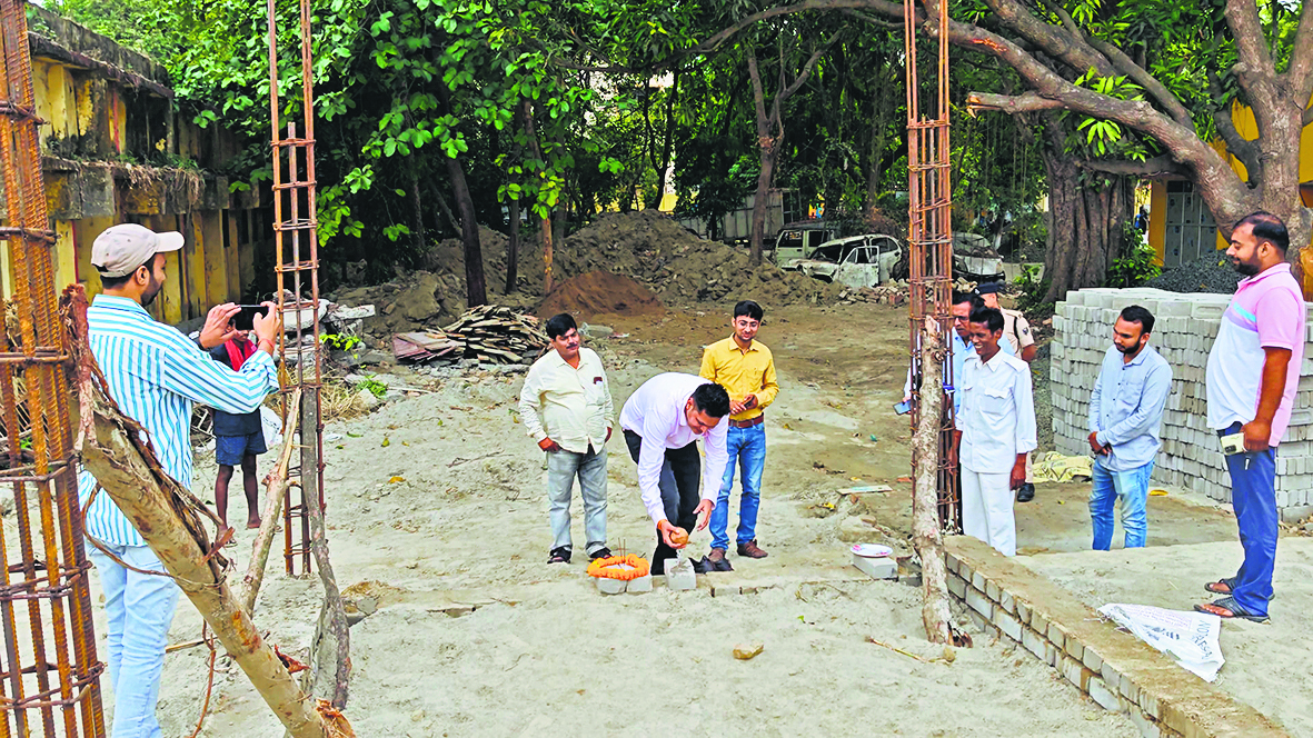 Begusarai News : मंझौल में अनुमंडल कृषि कार्यालय भवन की नीव रखी गयी