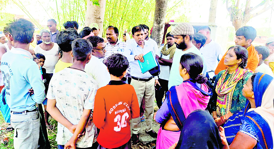 Koderma Anganwadi News : आंगनबाड़ी केंद्र में बच्चों को दिया खराब अंडा, बच्चे हुए बीमार, तो अभिभावकों ने किया हंगामा