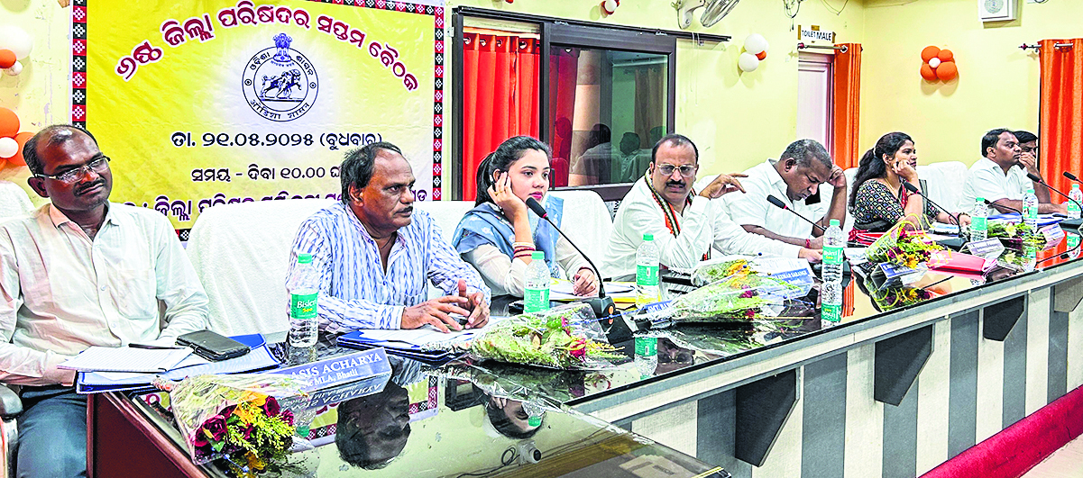 Sambalpur News: बरगढ़ के विकास को जनप्रतिनिधियों व अधिकारियों में समन्वय जरूरी : मानिनी भोई
