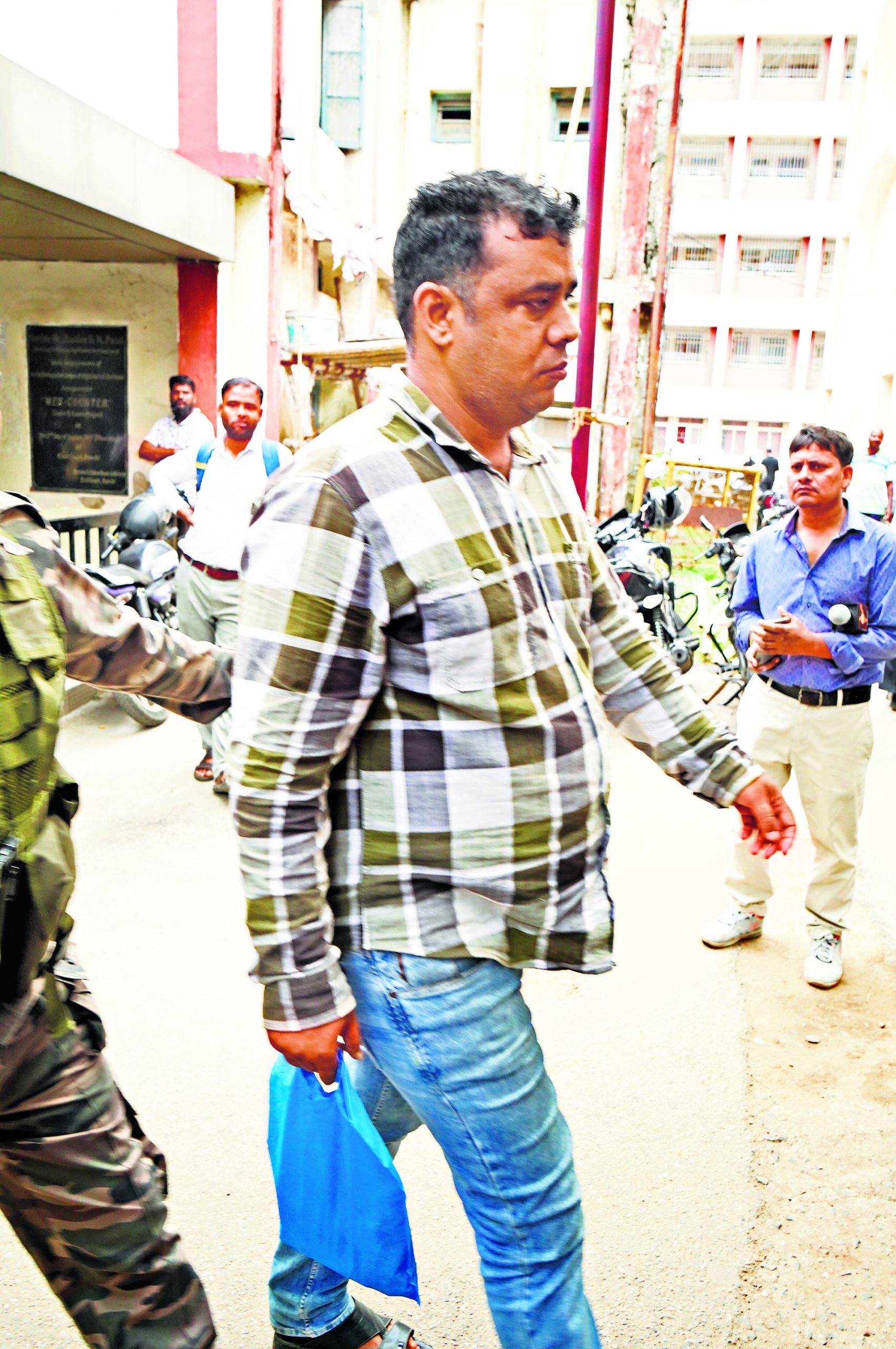 Jharkhand Liquor Scam News : दो अफसर व कंपनी प्रतिनिधि गये जेल, चौबे रिम्स में भर्ती