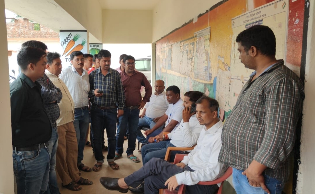 Giridih News: बगैर प्रशासनिक सूचना के लगाया रक्तदान शिविर, विभाग ने लगायी रोक