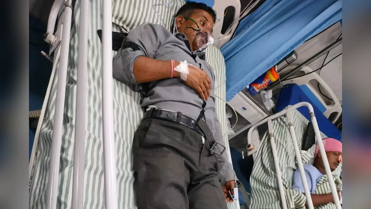 Accident: इंजन की चपेट में आने से रेलकर्मी का हाथ शरीर से हुआ अलग, ICU में भर्ती