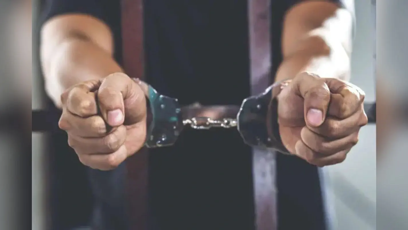 पुलिस मुठभेड़ में गोतस्कर के पैर में लगी गोली, साथी फरार
