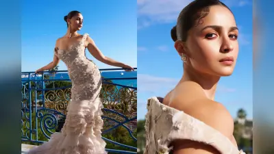 Cannes 2025 में मांग में सिंदूर और व्हाइट साड़ी में ऐश्वर्या राय ने दिखाई भारतीय संस्कृति, फैंस ने कहा- ‘कान्स की रानी’