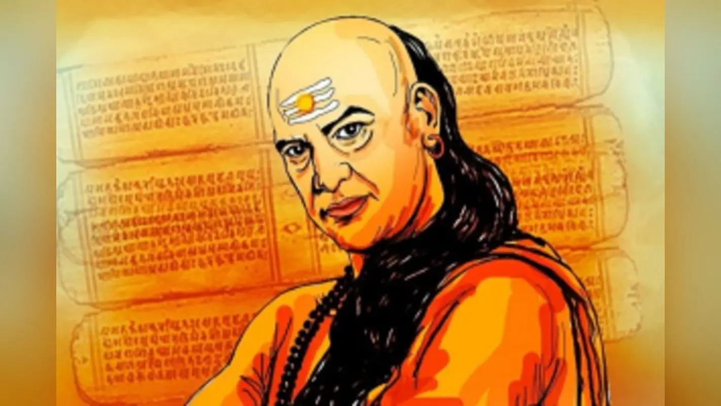 Chanakya Niti: ऑफिस में जरूर करें ये काम, सभी लोगों के बन जाएंगे प्रिय
