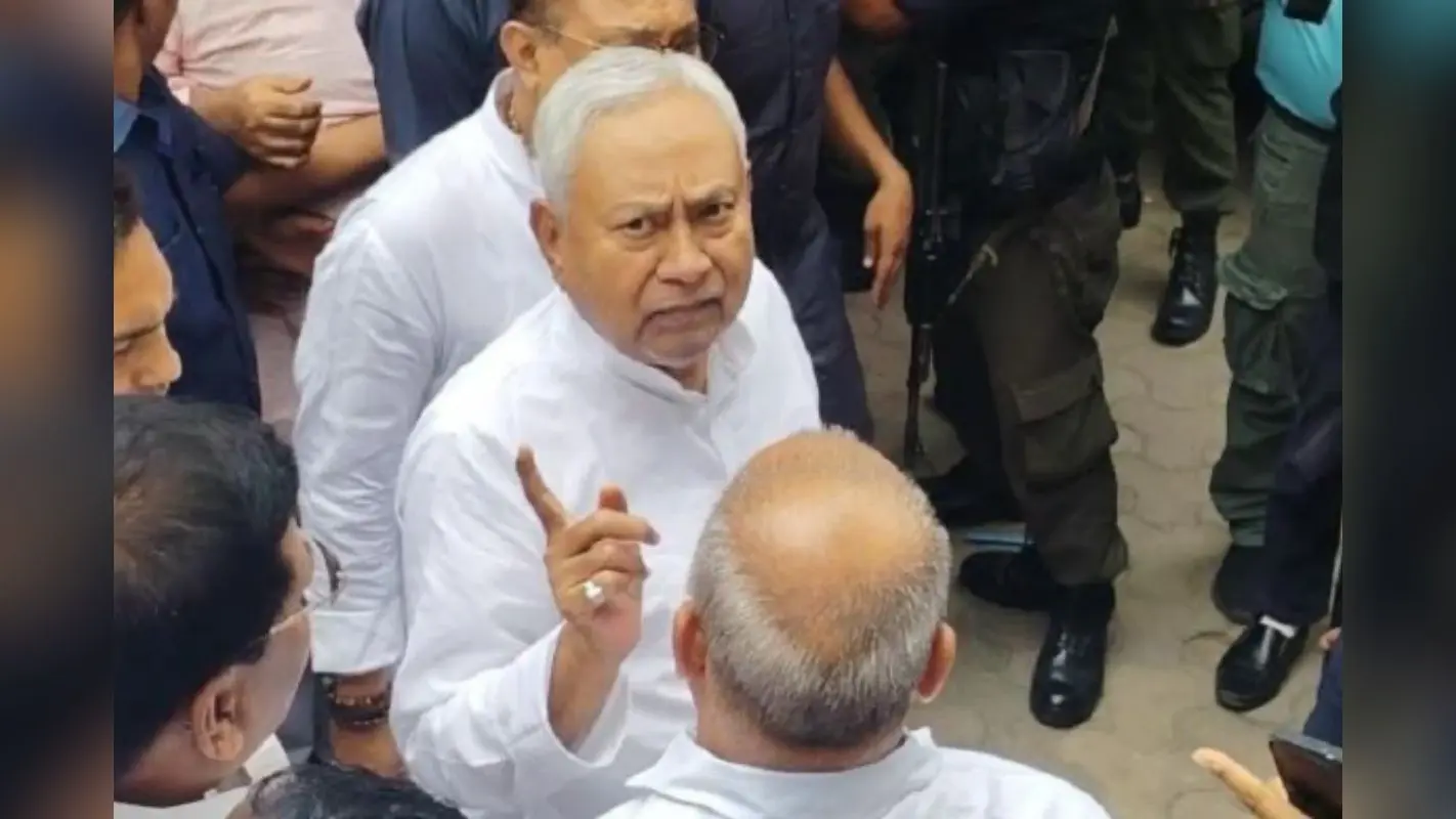 CM Nitish Kumar: अचानक जदयू दफ्तर पहुंचे CM नीतीश, उमेश कुशवाहा संग कार्यालय का लिया जायजा