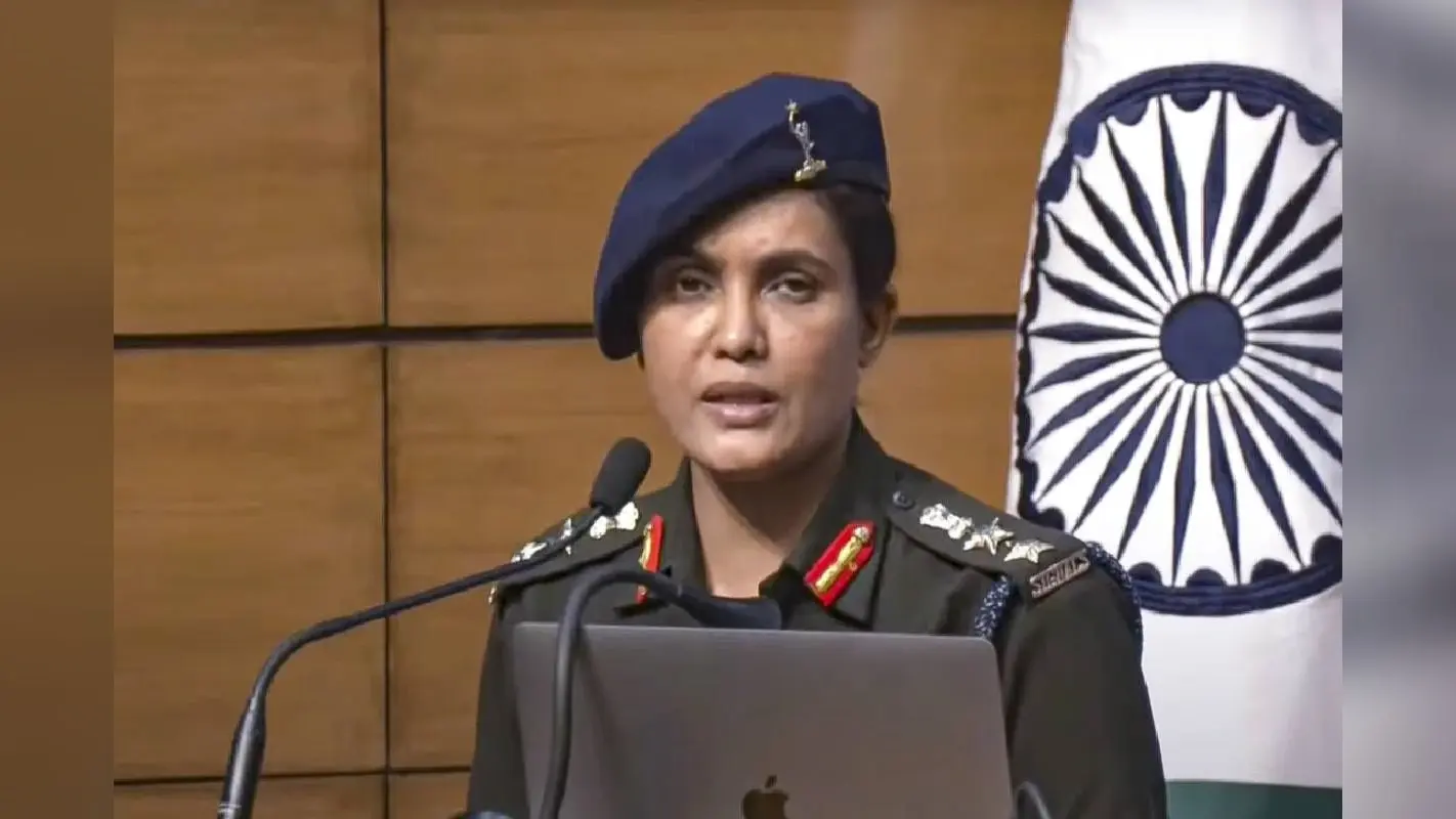Lt Col Sophia Qureshi: कर्नल सोफिया बनीं ऑपरेशन सिंदूर का चेहरा, सेना की तरफ से दी जानकारी, जानें इनके बारे में