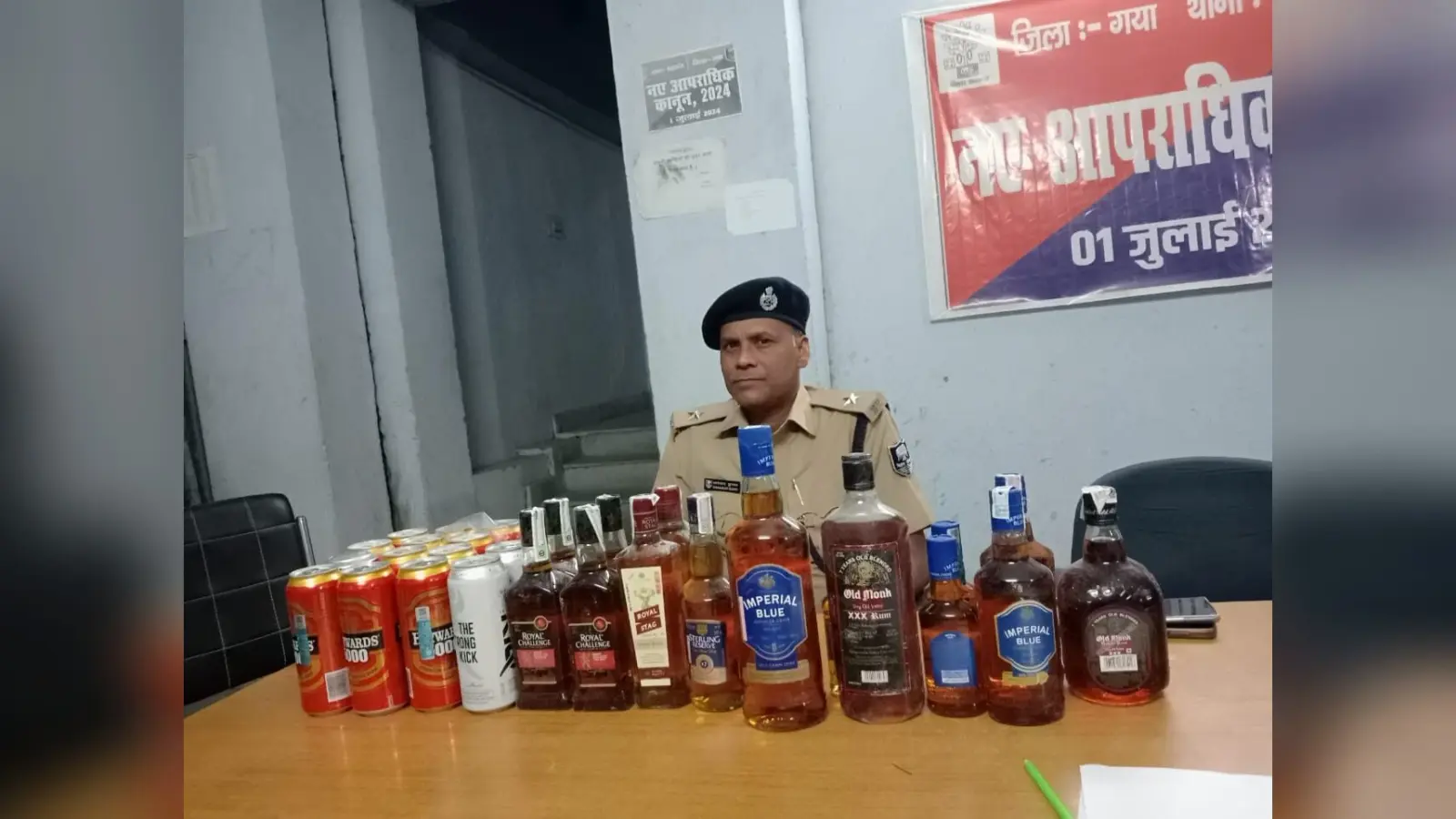 दुकान से शराब व बियर जब्त, दो पकड़ाये