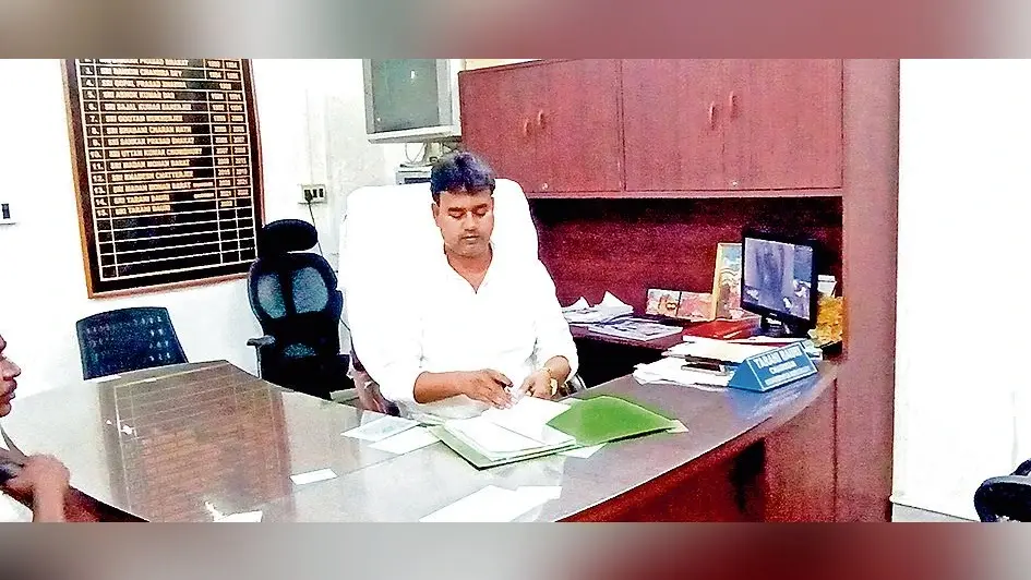 रघुनाथपुर के एसडीओ का निर्देश, अविश्वास प्रस्ताव पर जल्द बैठक करें तरुणी बाउरी