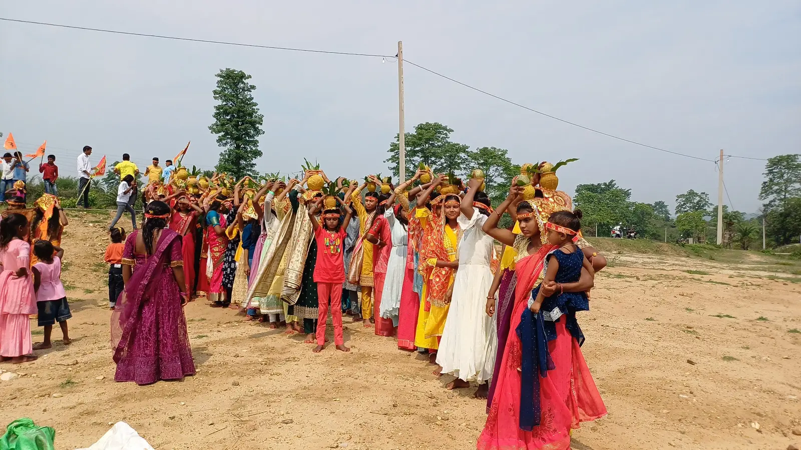 शीतला माता के पिंड की प्राण प्रतिष्ठा को लेकर निकली कलशयात्रा