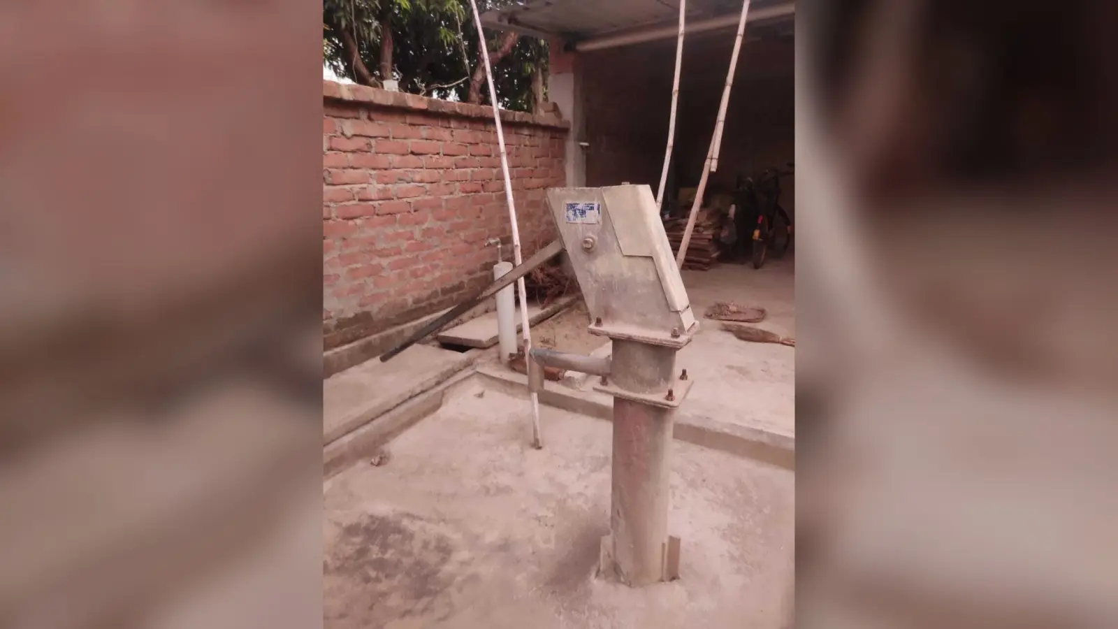 फुल्लीडुमर में पानी के लिए मचा हाहाकार, चापाकलों की मरम्मत नहीं