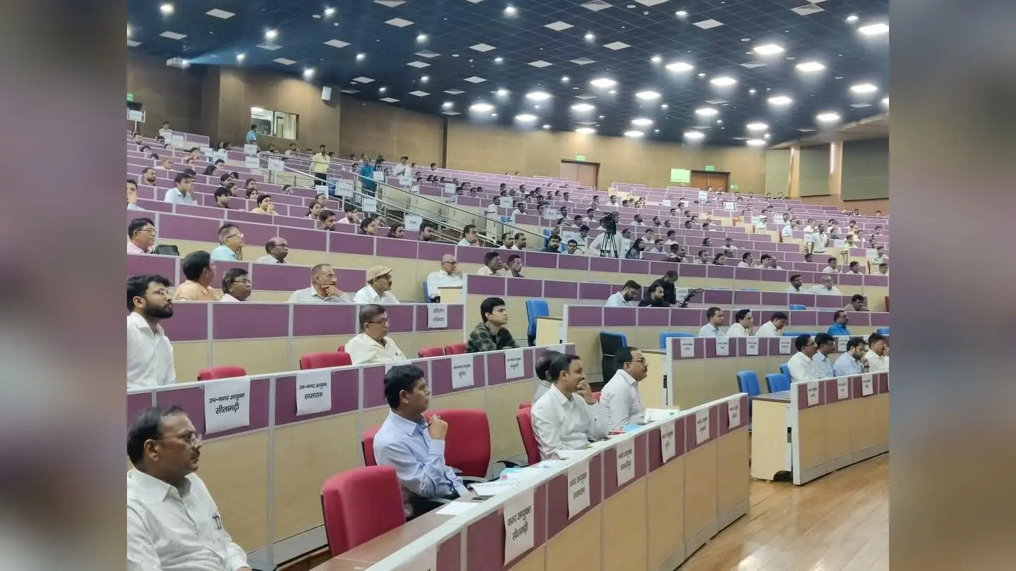 विभागीय कार्यशाला में शामिल हुए नगर आयुक्त