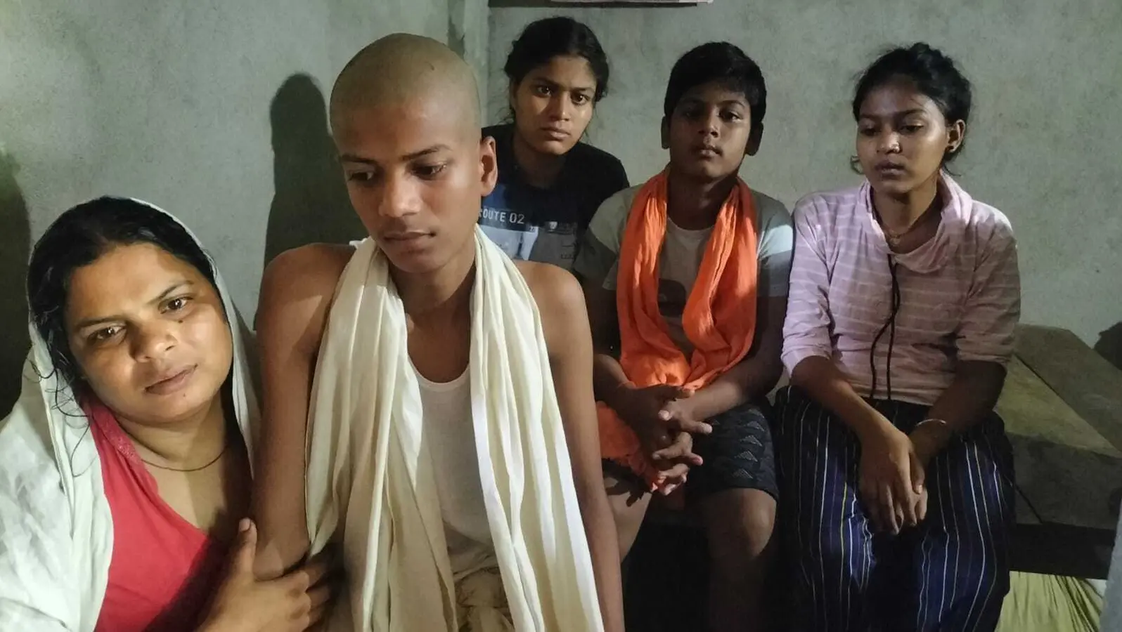 हमनी के त सहारे छीन गईल हो भईया, कैसे होई बच्चन की पढ़ाई-लिखाई