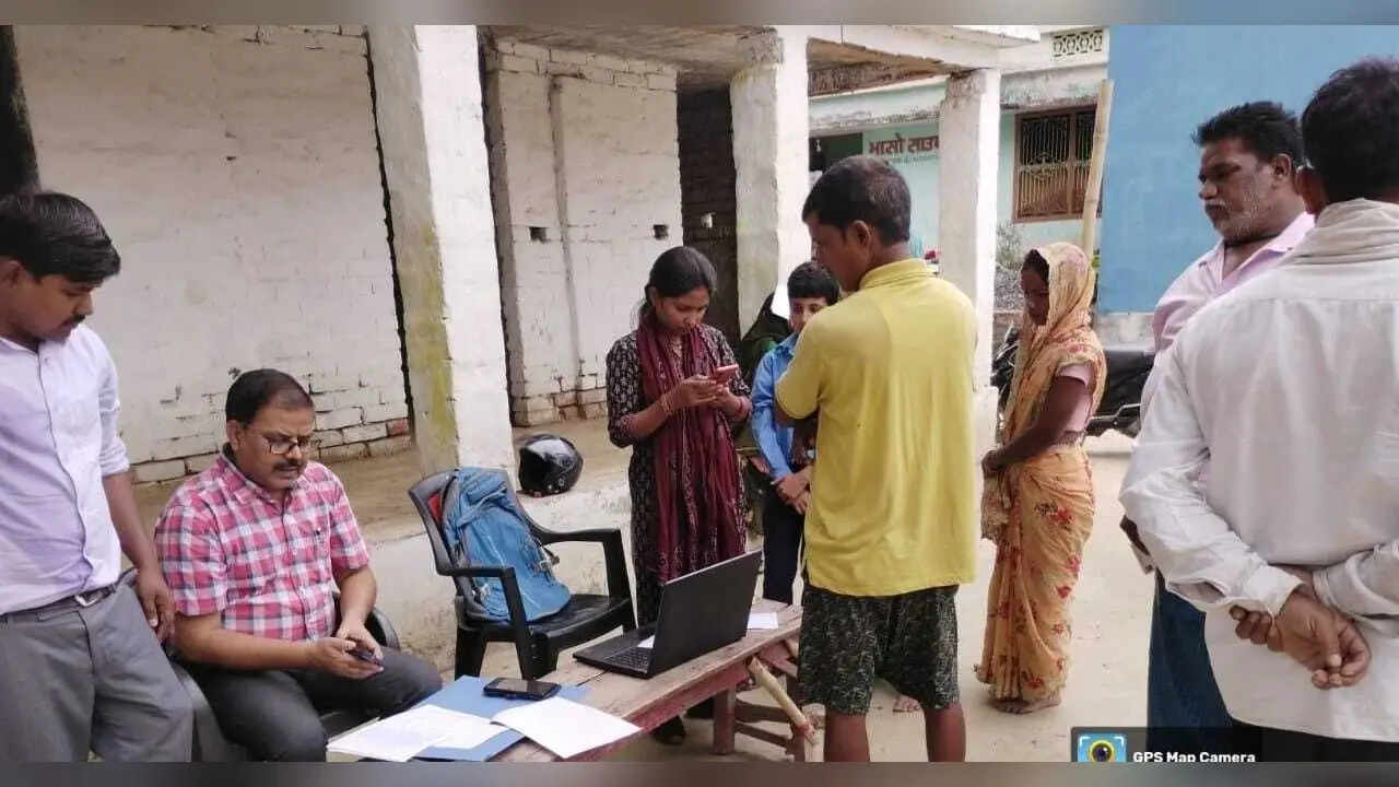 Samastipur News:बीडीओ ने किया कैंप का निरीक्षण