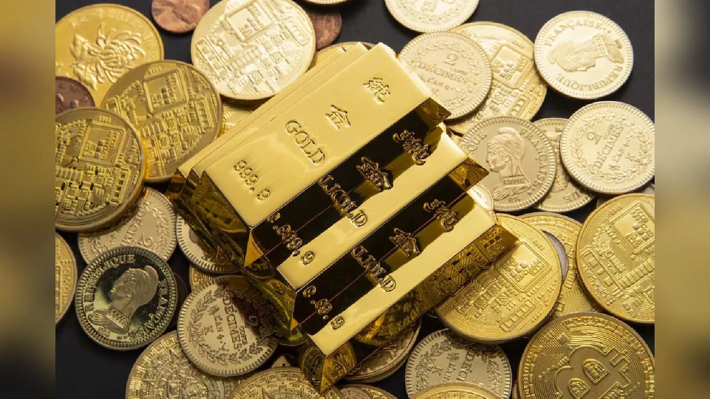 Gold Rupees Price: रुपया गिरा सोना उछला, चांदी में आ गई तेजी