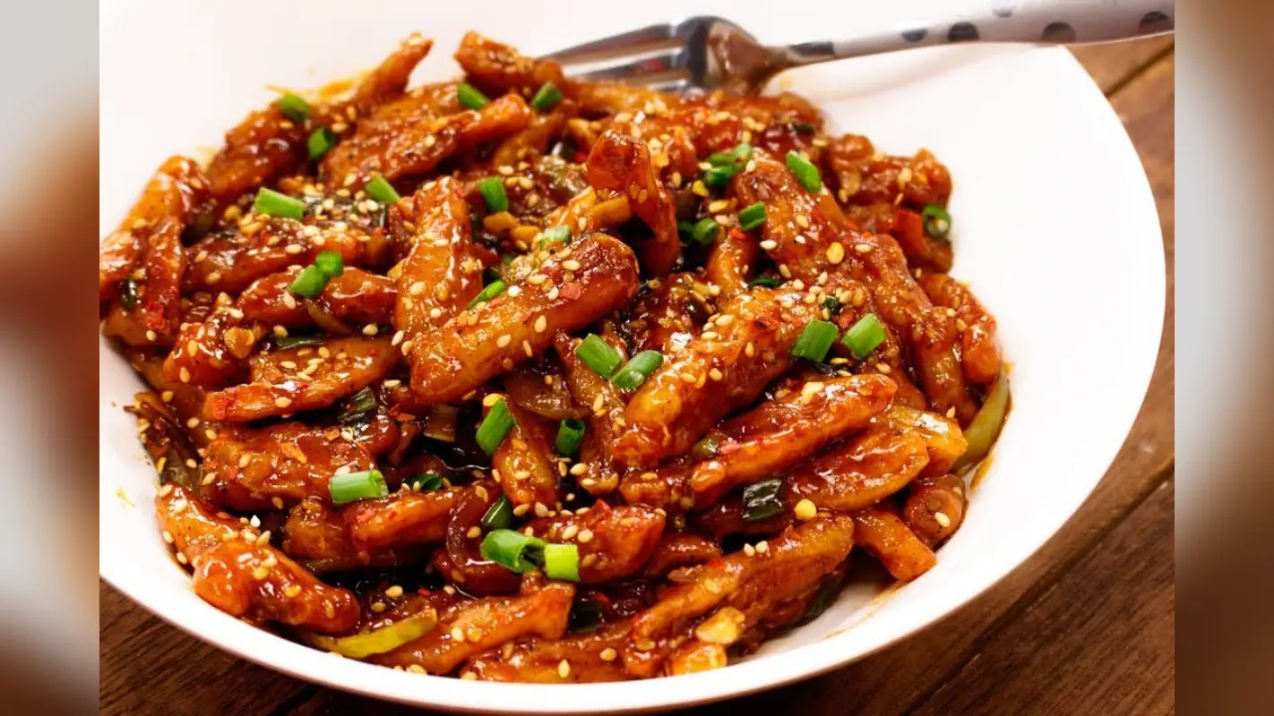 Honey Chilli Potato Recipe: रेस्टोरेंट जैसा चिल्ली पोटैटो घर पर बनाएं – क्रिस्पी, स्पाइसी और सुपर टेस्टी