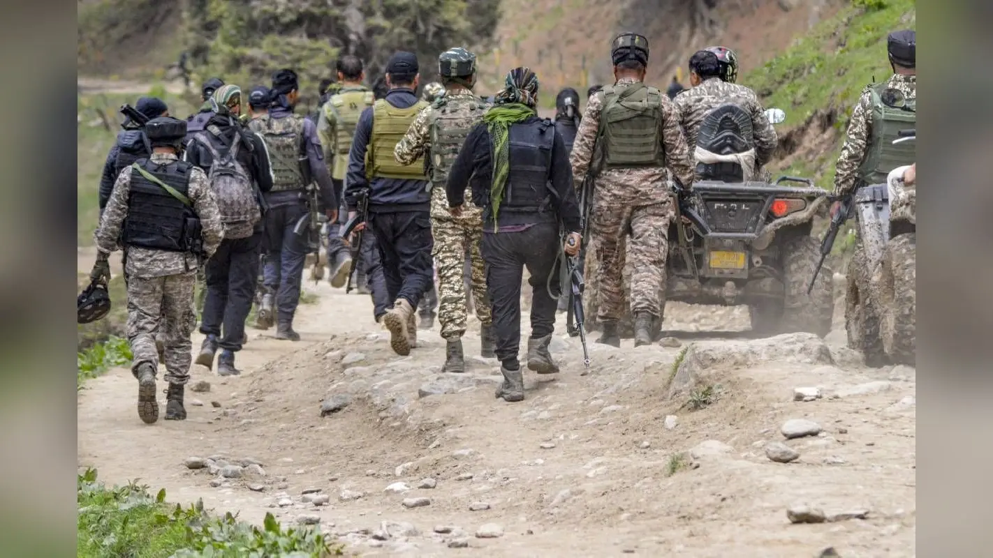 LoC Tensions : एलओसी पर सेना क्यों भेज रहा है पाकिस्तान? असीम मुनीर ने दी गीदड़भभकी, भारत तैयार