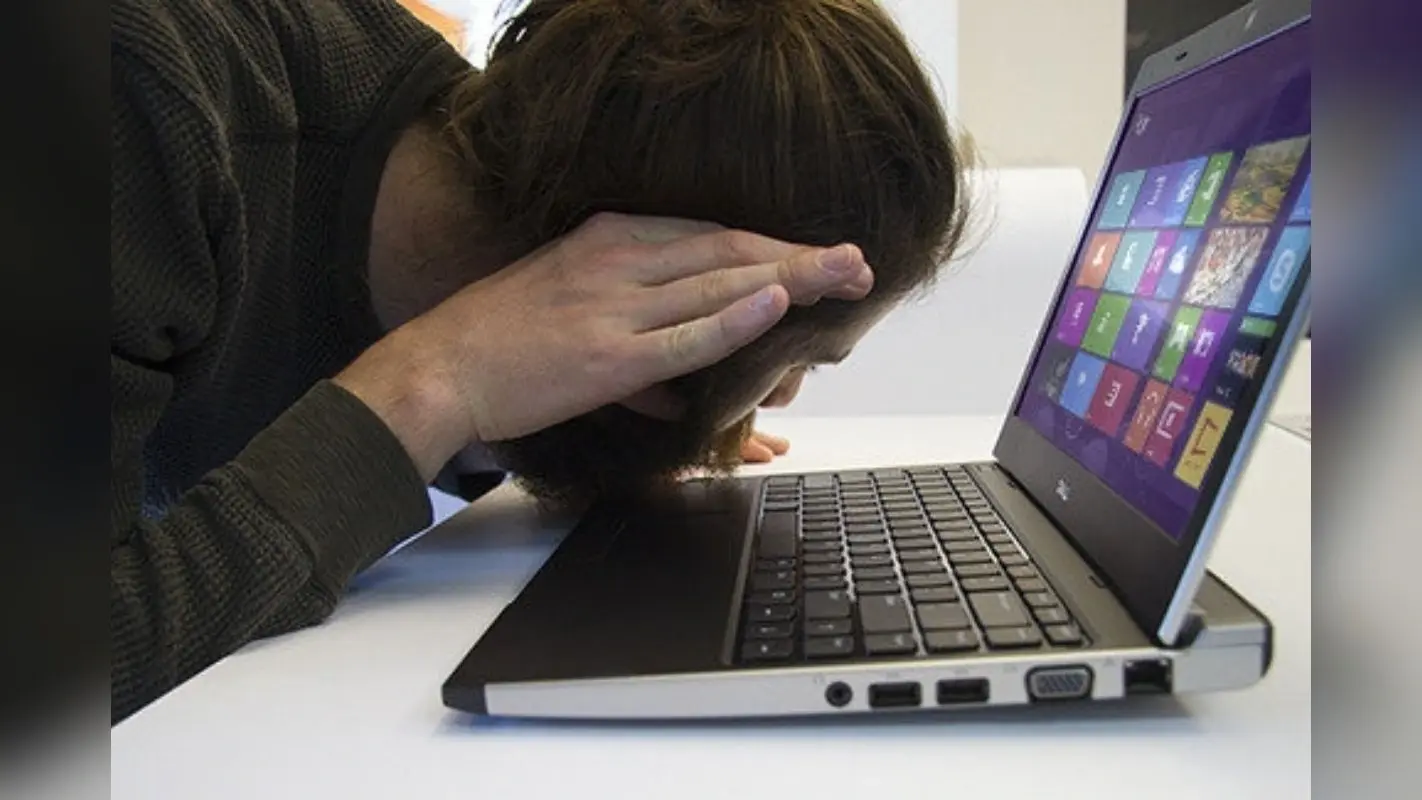 Laptop Tips: लैपटॉप के फैन से आ रही है तेज आवाज? घर बैठे इन टिप्स की मदद से करें ठीक