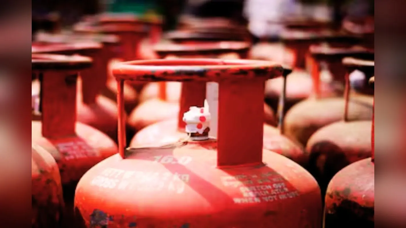 LPG Price Today: 15 मई को आपको कितने में मिलेगा 14.2 किलो का एलपीजी सिलेंडर, यहां देखें भाव