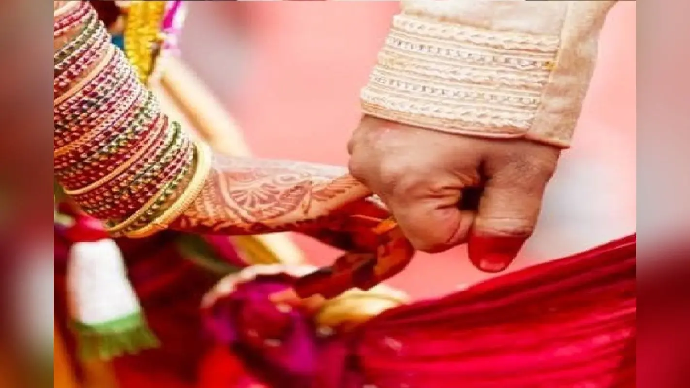 Astro Tips For Love Marriage : लव मैरिज के लिए चुटकियों में मान जाएंगे घरवाले, रोज कीजिए ये 5 उपाय