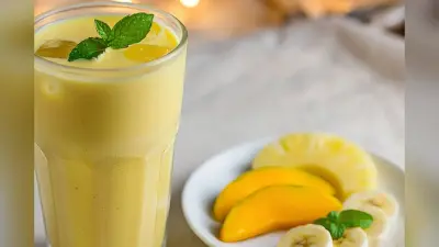 Mixed Fruit Lassi Recipe: गर्मी में ठंडक और ताजगी का स्वाद, मिक्स फ्रूट लस्सी के साथ