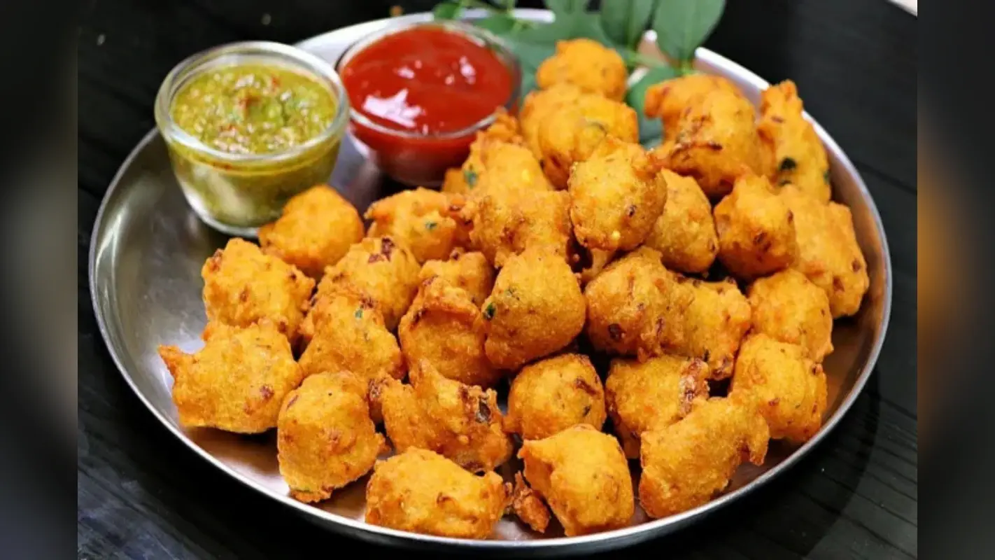 Moong Dal Pakoda Recipe: चाय की चुस्की के साथ बनाएं क्रिस्पी मूंग दाल पकोड़े, आसान रेसिपी, लाजवाब स्वाद