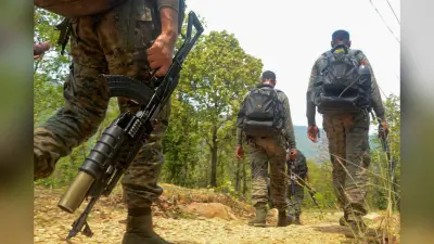 छत्तीसगढ़ में सुरक्षाबलों का बड़ा ऑपरेशन, दो महिला समेत 4 ईनामी नक्सली ढेर, हथियार भी बरामद