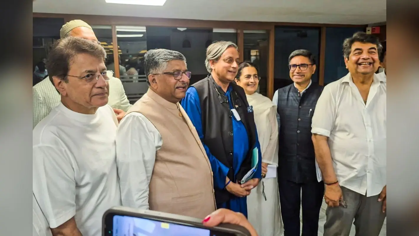 सीजफायर में ट्रंप की भूमिका, परमाणु धमकी, विदेश सचिव ने संसदीय समिति को एक-एक की जानकारी दी