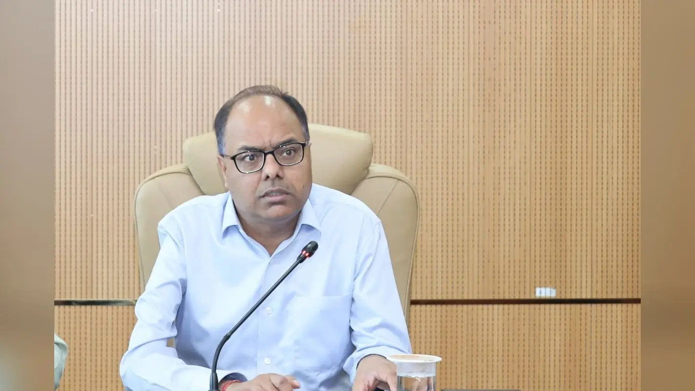 पटना DM का बड़ा फैसला, बढ़ती गर्मी के कारण इतने बजे के बाद स्कूल की पढ़ाई पर रोक