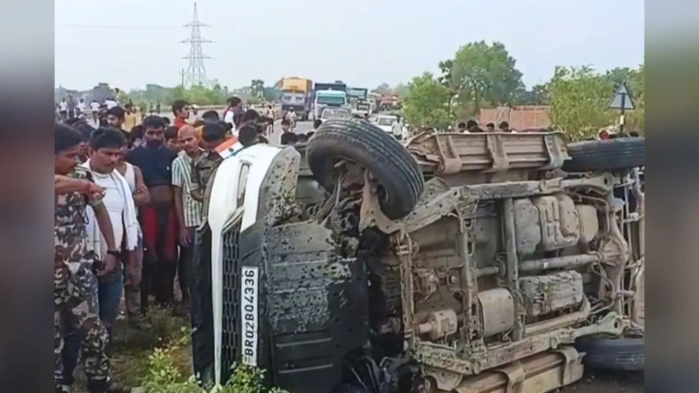 Bihar Accident: गया-पटना एनएच 22 पर भीषण सड़क हादसा, बोलेरो खंभे से टकराई, दो की मौत