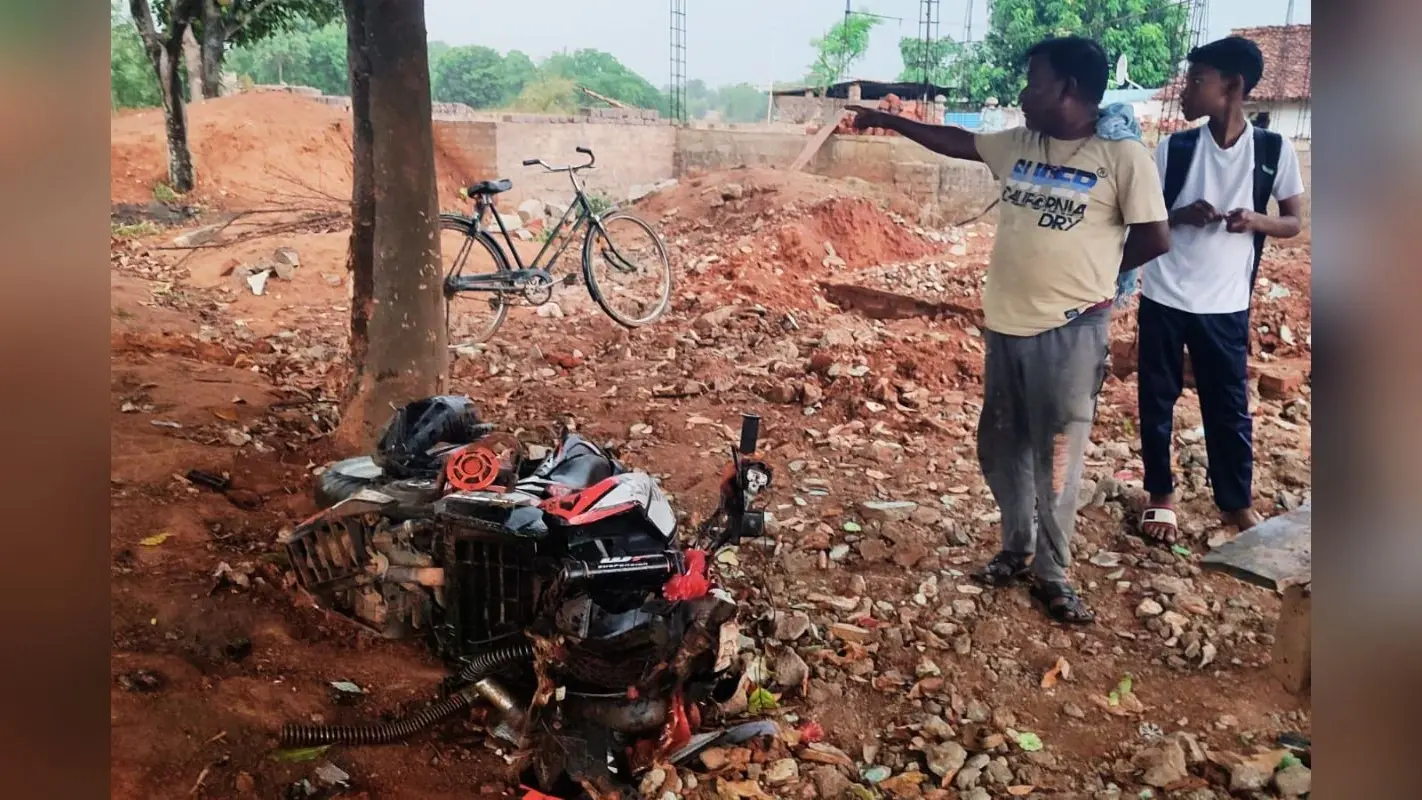 मोटरसाइकिल से गिरकर युवक गंभीर घायल, सदर अस्पताल रेफर