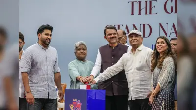 रोहित शर्मा को मिला बड़ा सम्मान, माता-पिता ने वानखेड़े में किया बेटे के नाम वाले स्टैंड का उद्घाटन