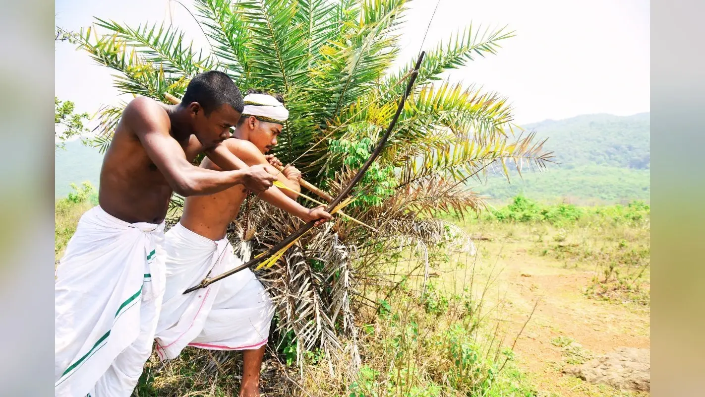 Vishu Sendra Festival: ढोल-नगाड़ों की थाप के साथ दलमा पहुंचे 2-3 हजार सेंदरा वीर, घने जंगलों में कूच करेंगे