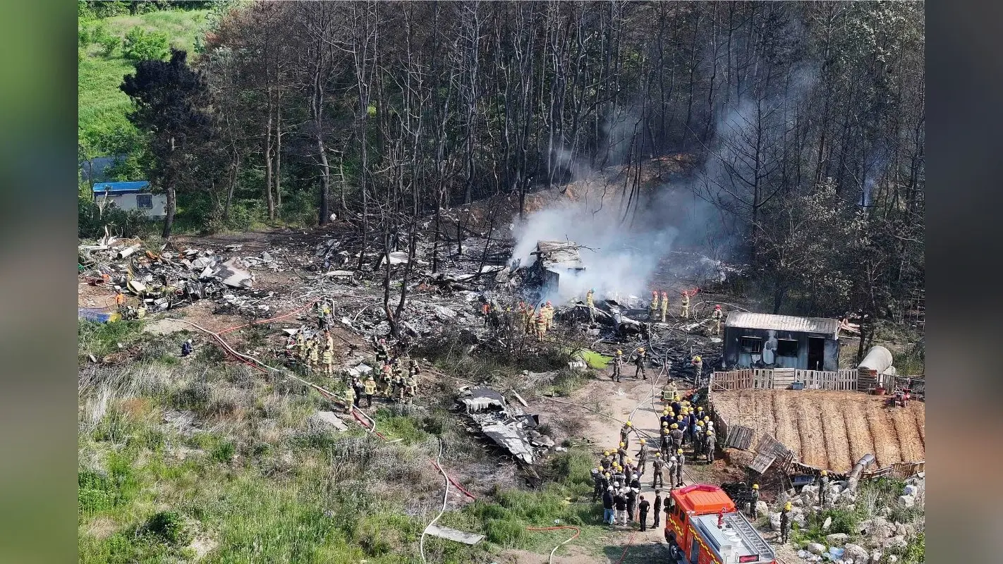 South Korean Navy Plane Crash: दक्षिण कोरियाई नौसेना का प्रशिक्षण विमान दुर्घटनाग्रस्त, दो की मौत, दो लापता