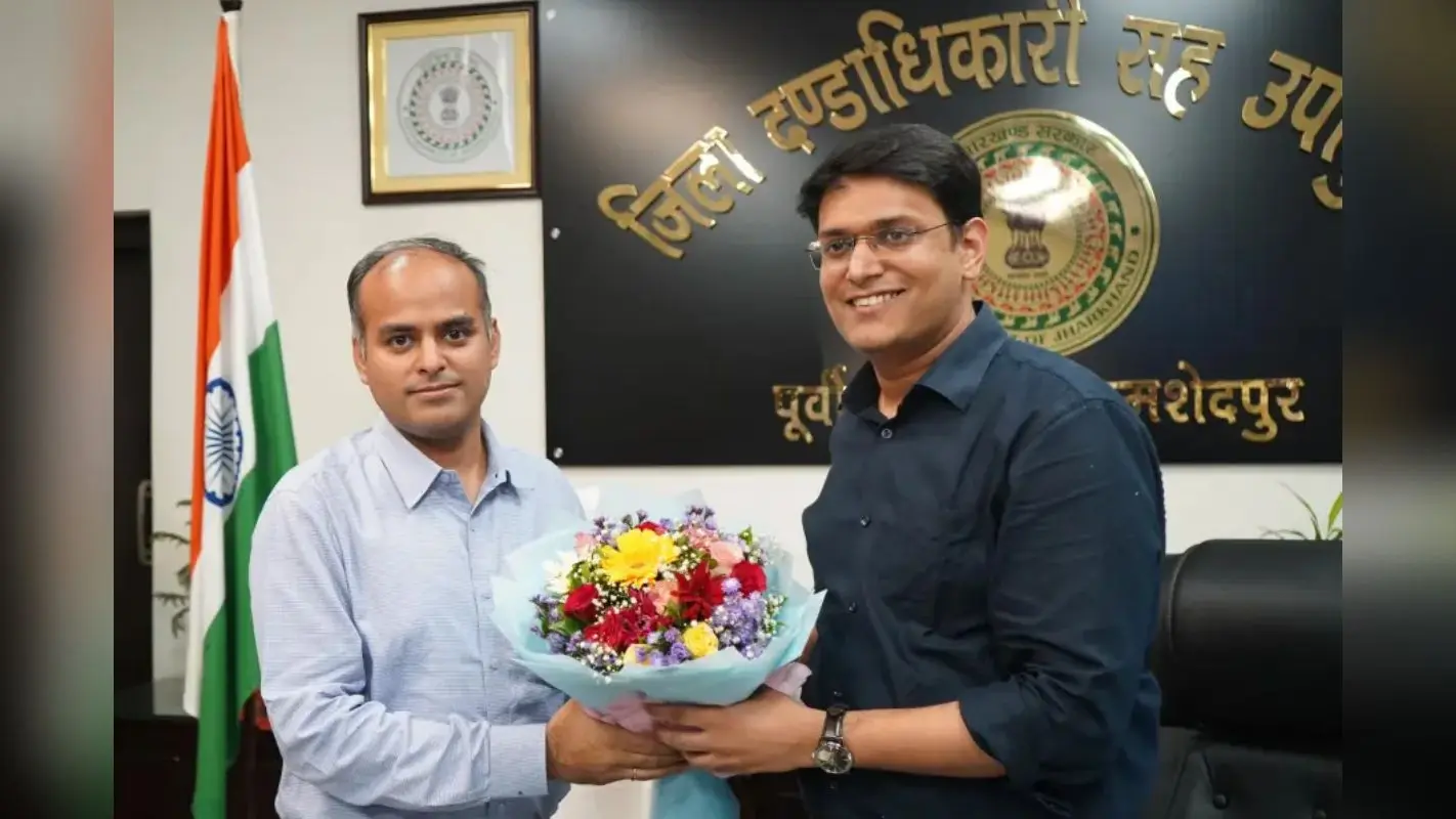 Success Story: IITian कर्ण सत्यार्थी बने जमशेदपुर के DC, जानें UPSC तक पहुंचने का उनका सफर