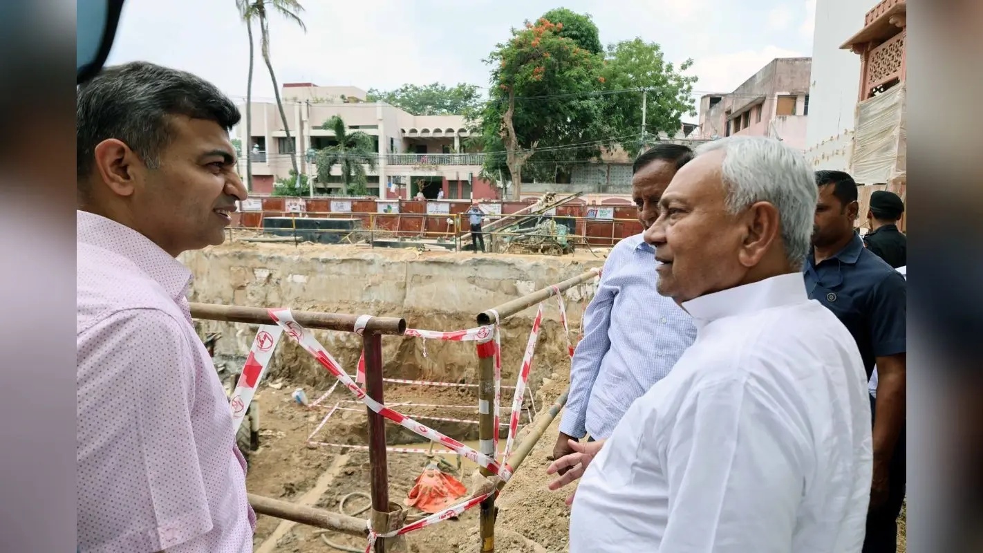 Patna News: सीएम नीतीश पहुंचे बिहार म्यूजियम, अधिकारियों संग कर रहे टनल का निरीक्षण