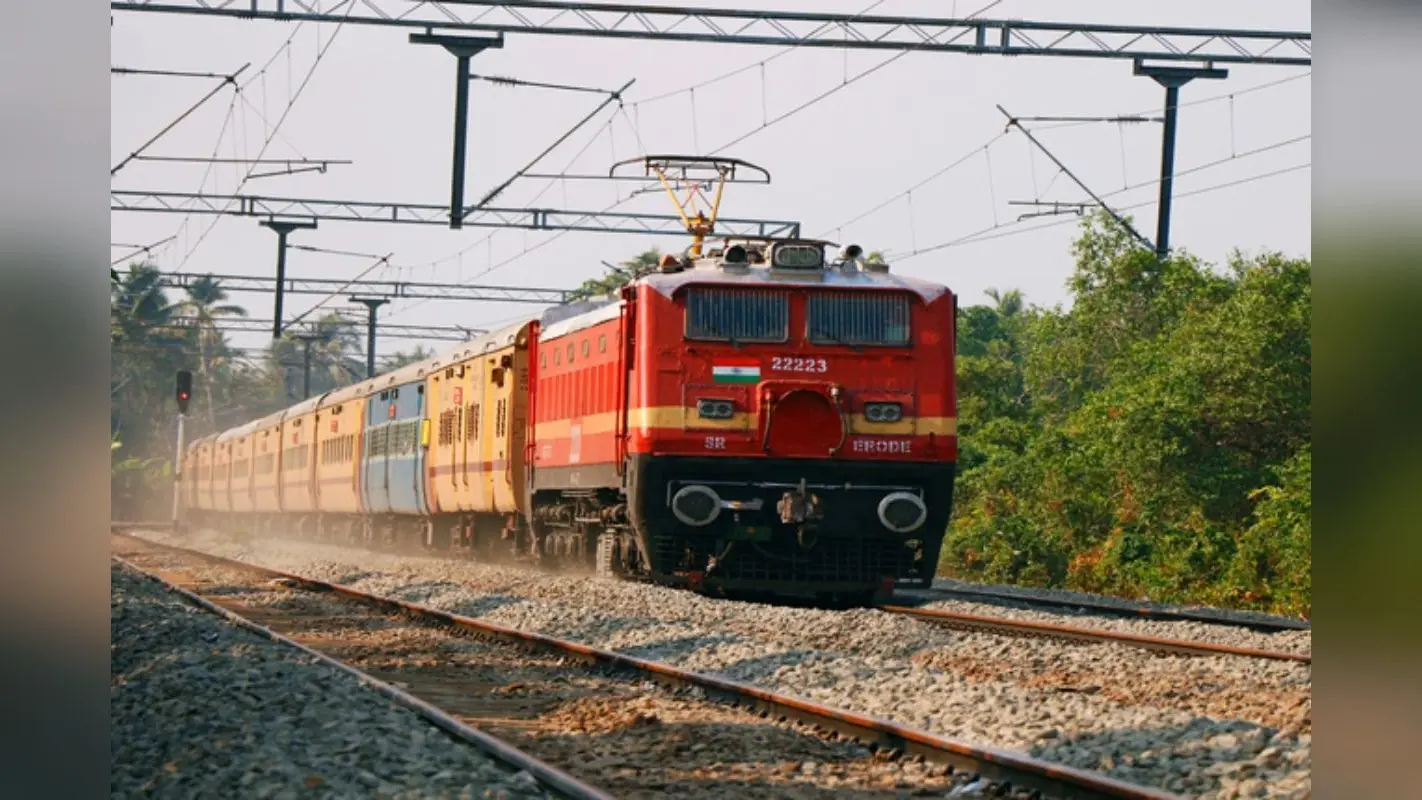 Bihar Special Train: रेलवे प्रशासन ने की बड़ी घोषणा, दिल्ली-दरभंगा के बीच चलने वाली स्पेशल ट्रेन छपरा से गुजरेगी