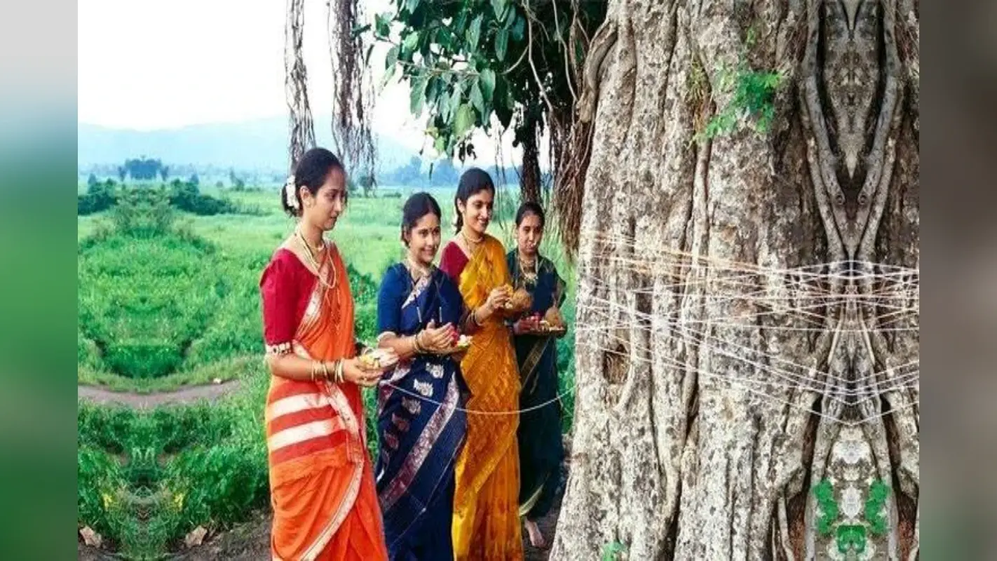 पति की लंबी उम्र के लिए बरगद की पूजा क्यों करती हैं सुहागनें? जानिए वट सावित्री व्रत का महत्व