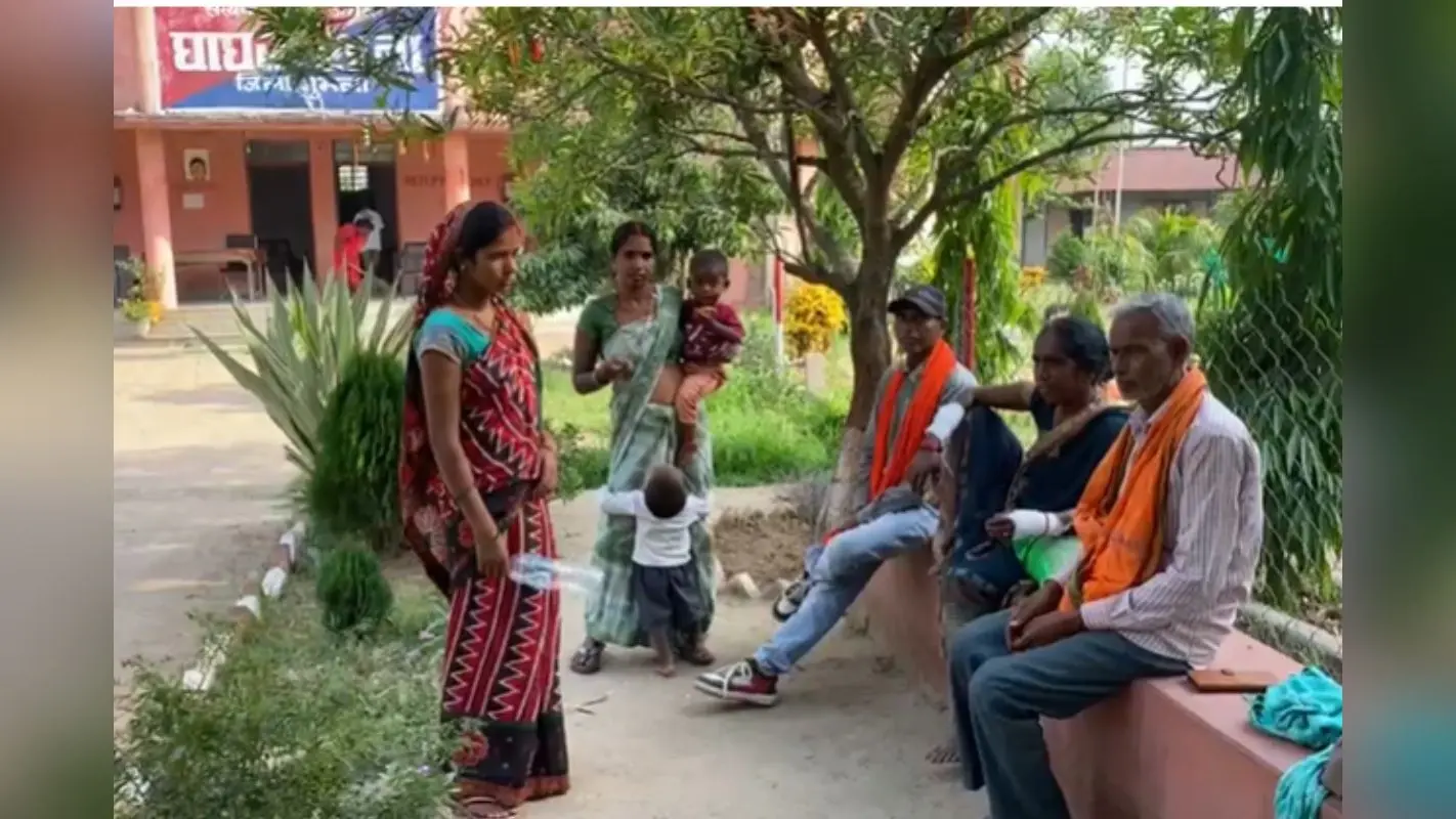 झारखंड में डायन-बिसाही के शक में पति, पत्नी और बेटे पर लाठी-डंडे और तलवार से हमला, ऐसे बची जान