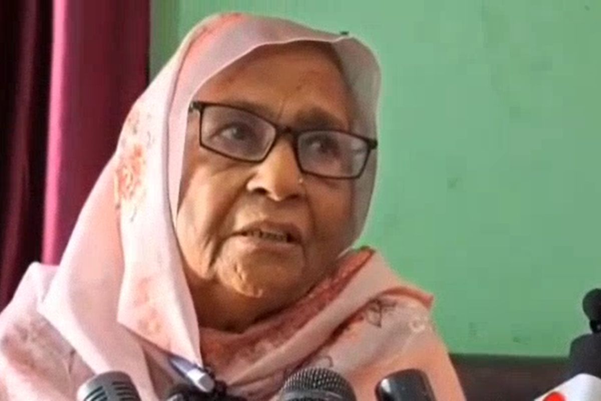 Bihar News: आरजेडी नेता ने बुजुर्ग मां को घर से किया बेदखल, बंदूक दिखाकर मारपीट करता था बेटा